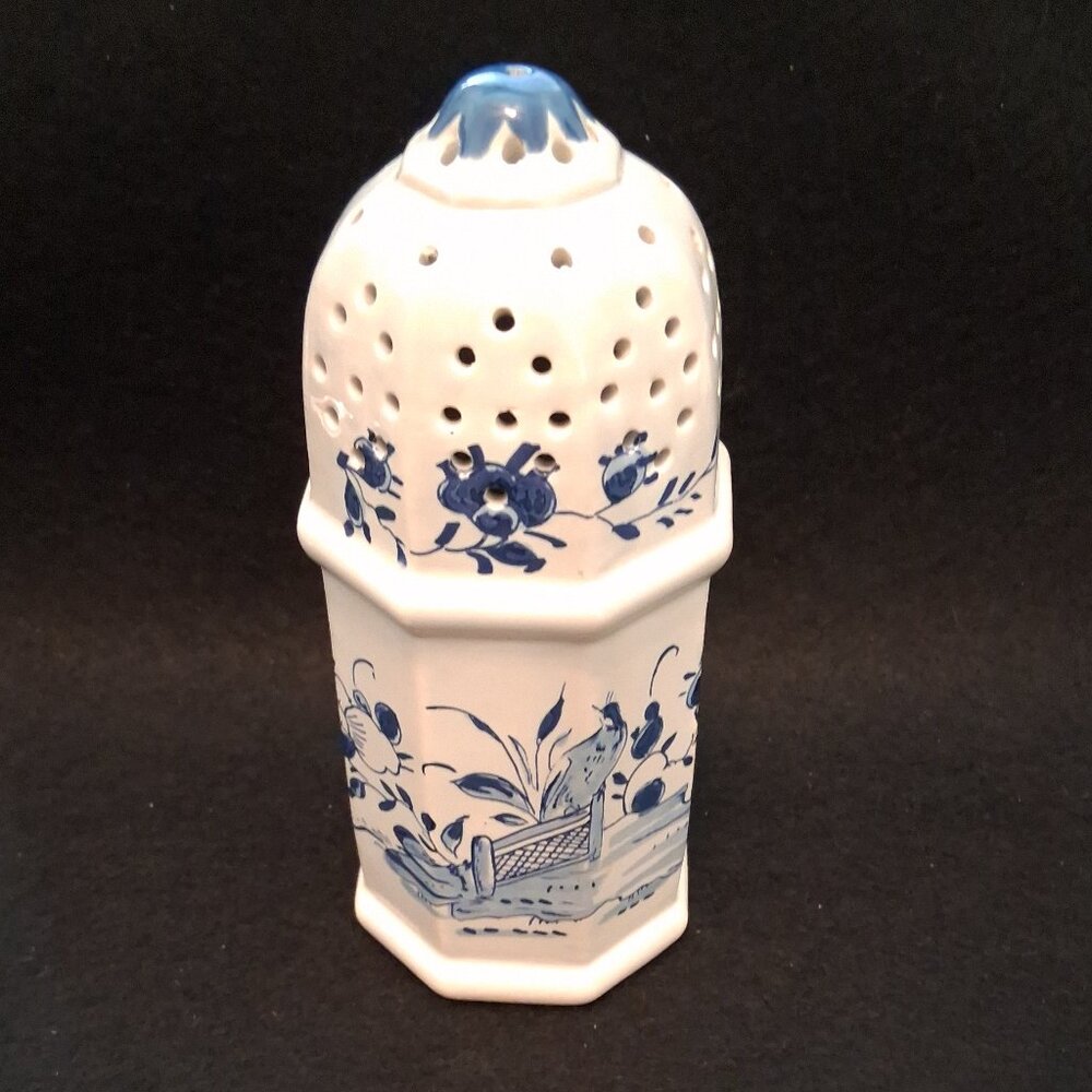Vintage 1967 Oud Delft Holland Sugar Shaker Colonial Williamsburg Restoration CW